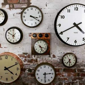 ساعت دیواری