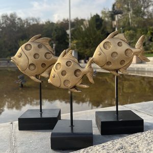 مجسمه ماهی پایه دار - تصویر 7